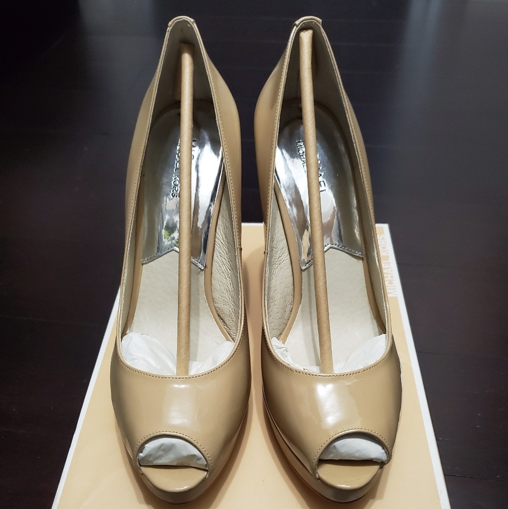 Womens shoes.